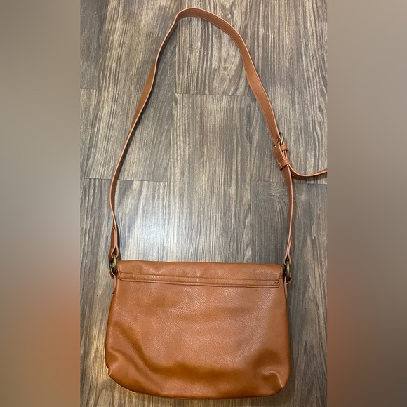 Universal Thread Crossbody - Picture 7 of 8